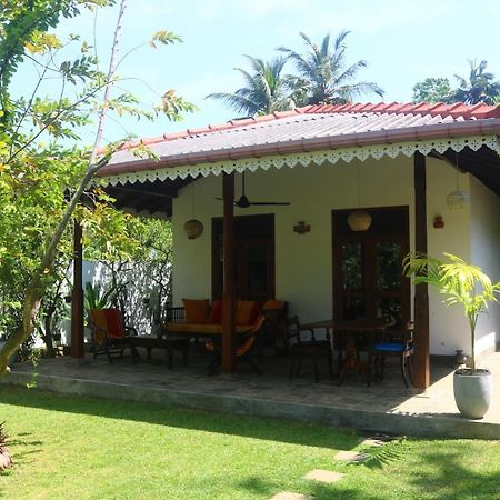 Lilly House Bed and Breakfast Unawatuna Exterior foto