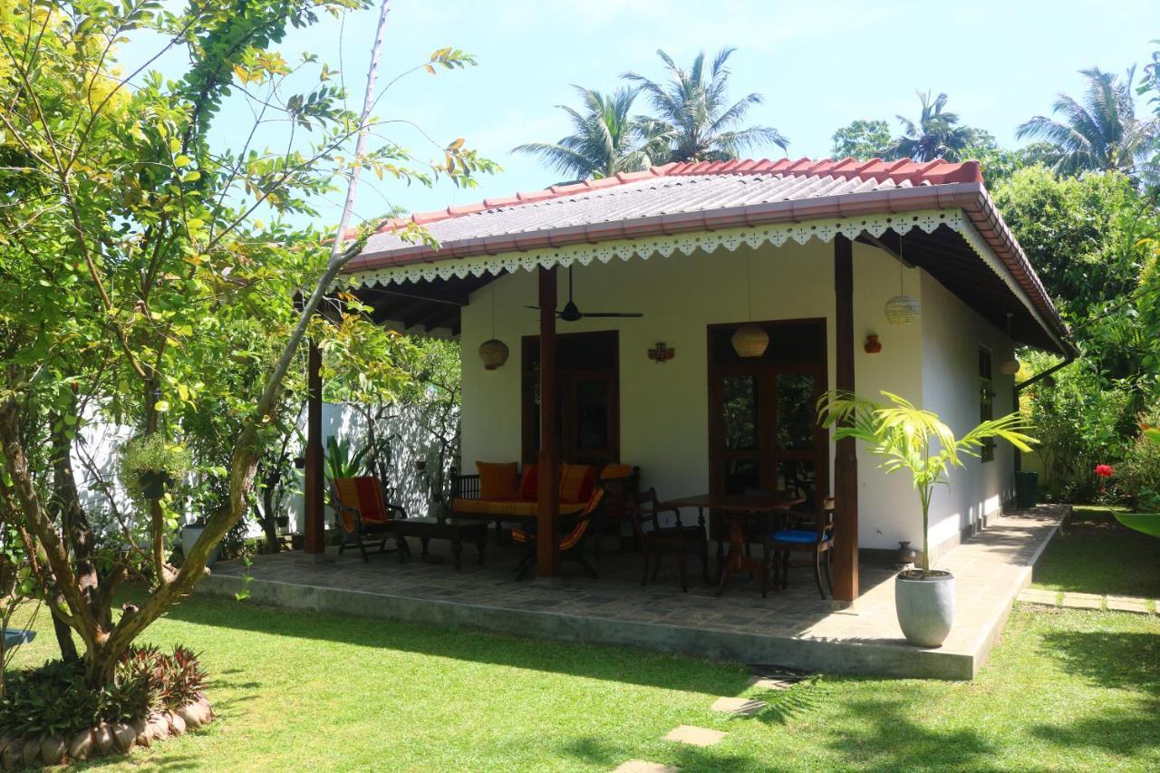 Lilly House Bed and Breakfast Unawatuna Exterior foto